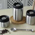 ⁦Vacuum coffee canister 250g - كانستر حافظة بن استيل 400 ملي⁩ - الصورة ⁦3⁩